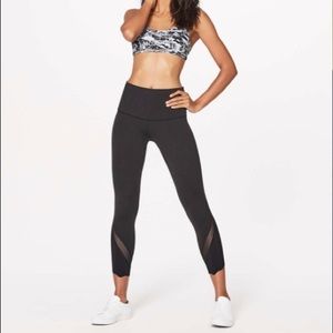 Lululemon wunder under crop *scallop 23* in black